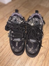 Taglia 9 (UK)/ 10 (US) -